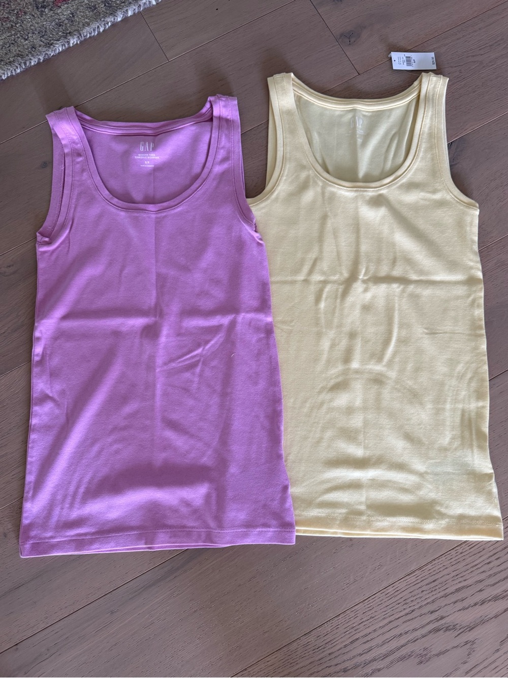 Gap Modern Tank Tops – Pink & Yellow – Size S/P – Set of 2